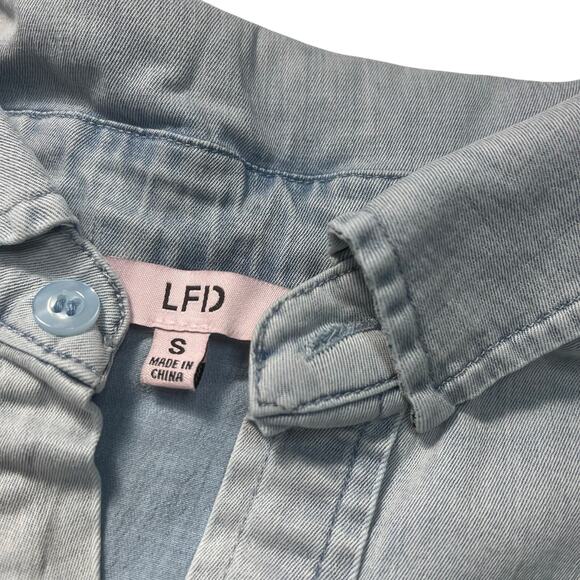 LFD oversizes womans denim collared button up top size small - Picture 2 of 6